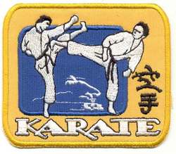 Stickabzeichen Karate-Kampfdarstellung